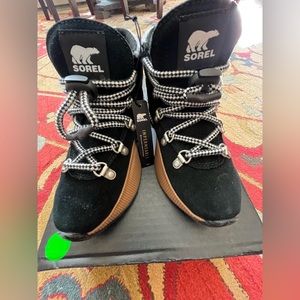 Sorel Youth Out N About Conquest WP girls boot shoe Size 3 NEW IN BOX never used